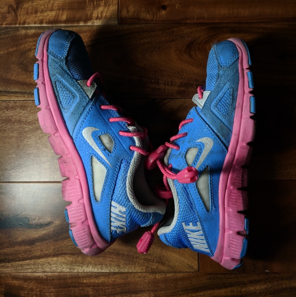 Girls Nike Shoes 12